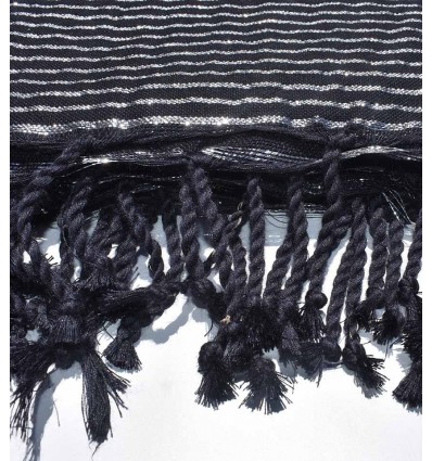 Jeté noir au fil lurex argenté
