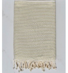 Jeté blanc crème au fil lurex doré