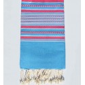 Fouta arabesque bleu azur avec rayures rose