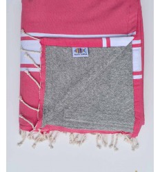 Fouta couleur rose fraise doublée éponge couleur gris