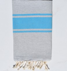 Flaches Strandtuch grau und himmlisch blau aus recycelter Baumwolle