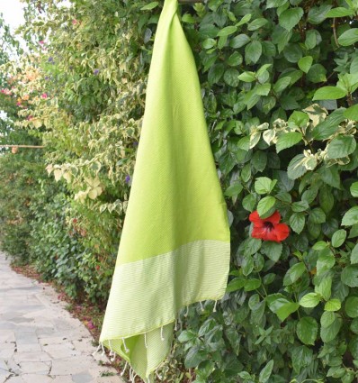 Fouta nid d'abeille couleur vert lime avec rayures