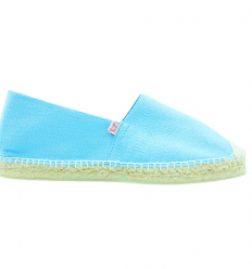 Himmelblaue Espadrilles