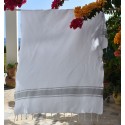 Fouta plate blanche avec bandes gris
