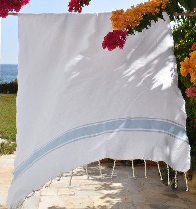 Fouta plate blanche bandes bleu clair