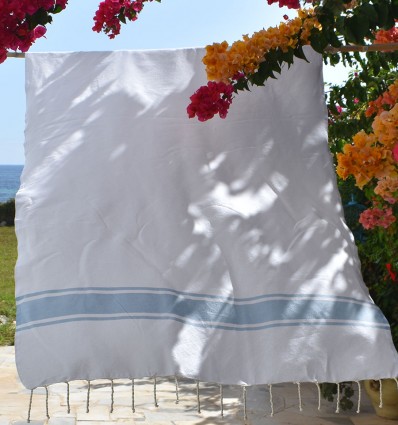 Fouta plate blanche bandes bleu clair