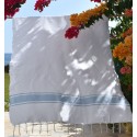 Fouta plate blanche bandes bleu ciel