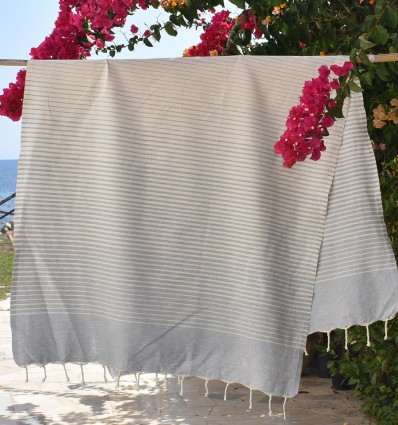 Fouta gris clair rayée blanc crème