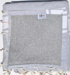 Fouta gris clair doublée éponge grise