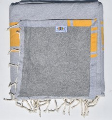Fouta grise bandes Jaunes doublée éponge grise