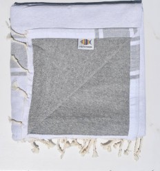 Fouta blanche à bandes gris clair doublée éponge gris