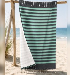 Fouta cinza antracite às riscas com felpo