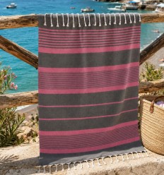 Fouta Arthur cinza-escura e fúcsia com felpo