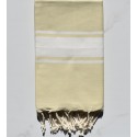 Plate jaune blanc pale