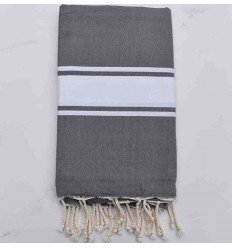 Plate couleur gris moyen